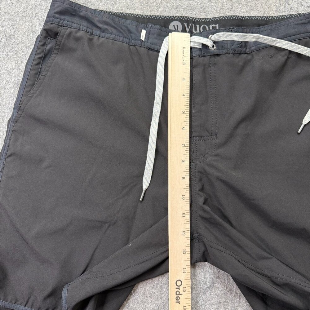 Vuori Cruise Board Shorts Men 36 Black Stretch V314 7" - Picture 14 of 15